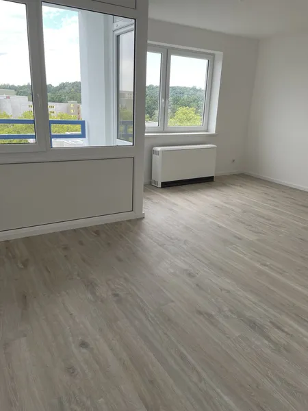 Neu sanierte 3 Zimmer Wohnung mit Balkon + Keller + neue Fenster — photo 1